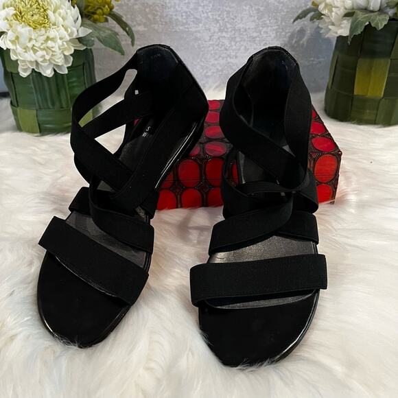 NEW Stuart Weitzman Crisscrossed Strap Ankle Flat Sandals Black Sz 5.5 NWOB - Picture 1 of 14